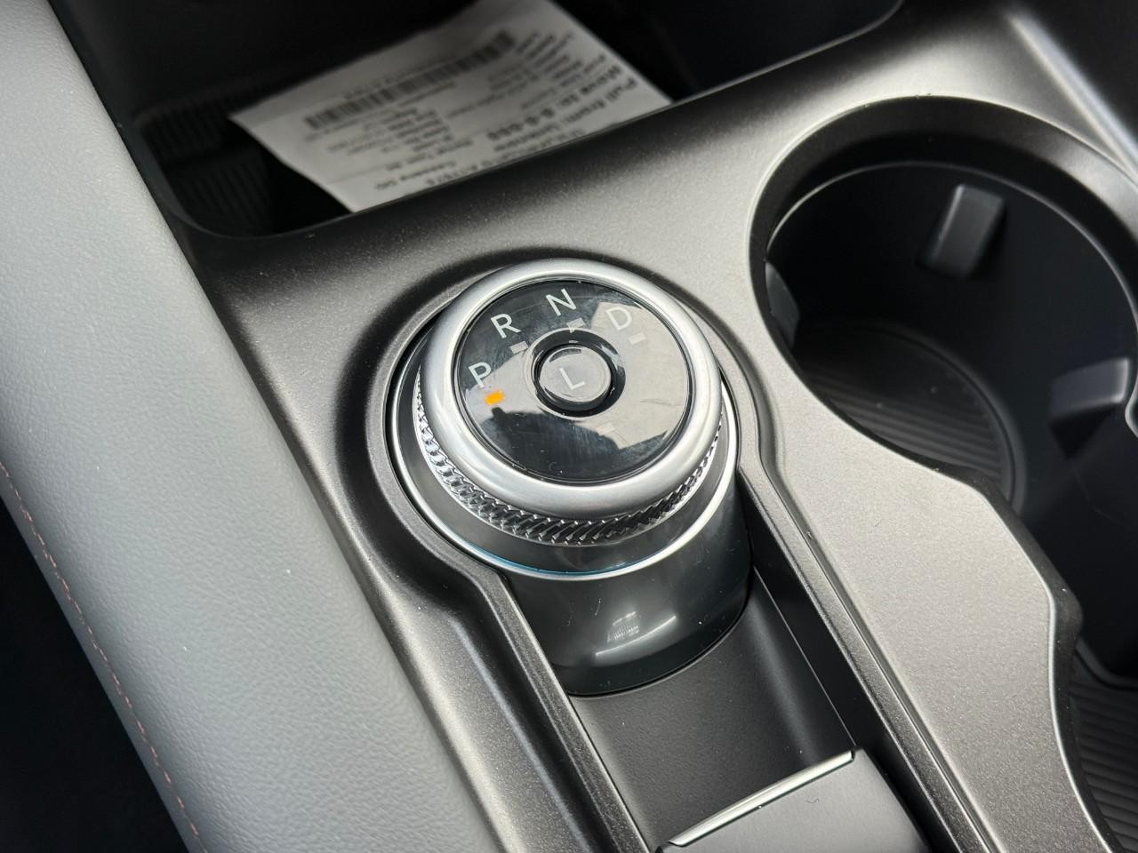 Ford Explorer Vehicle Full-screen Gallery Image 16