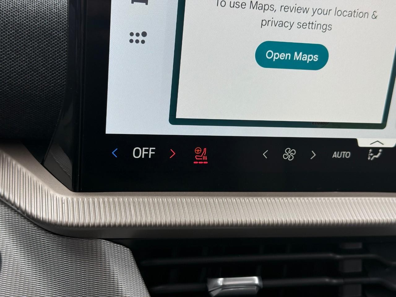 Ford Explorer Vehicle Full-screen Gallery Image 18