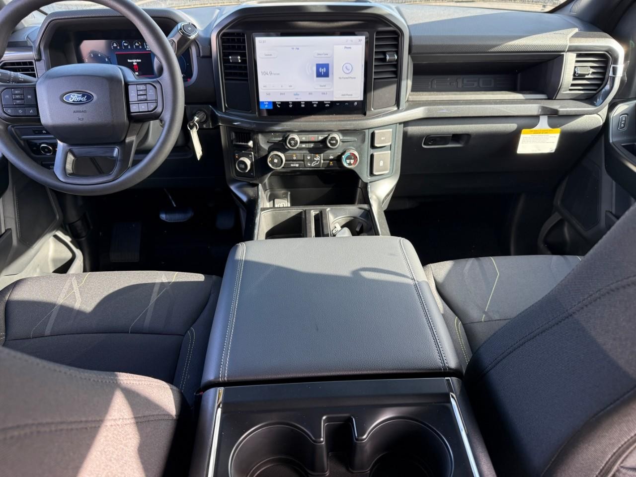 Ford F-150 Vehicle Full-screen Gallery Image 06