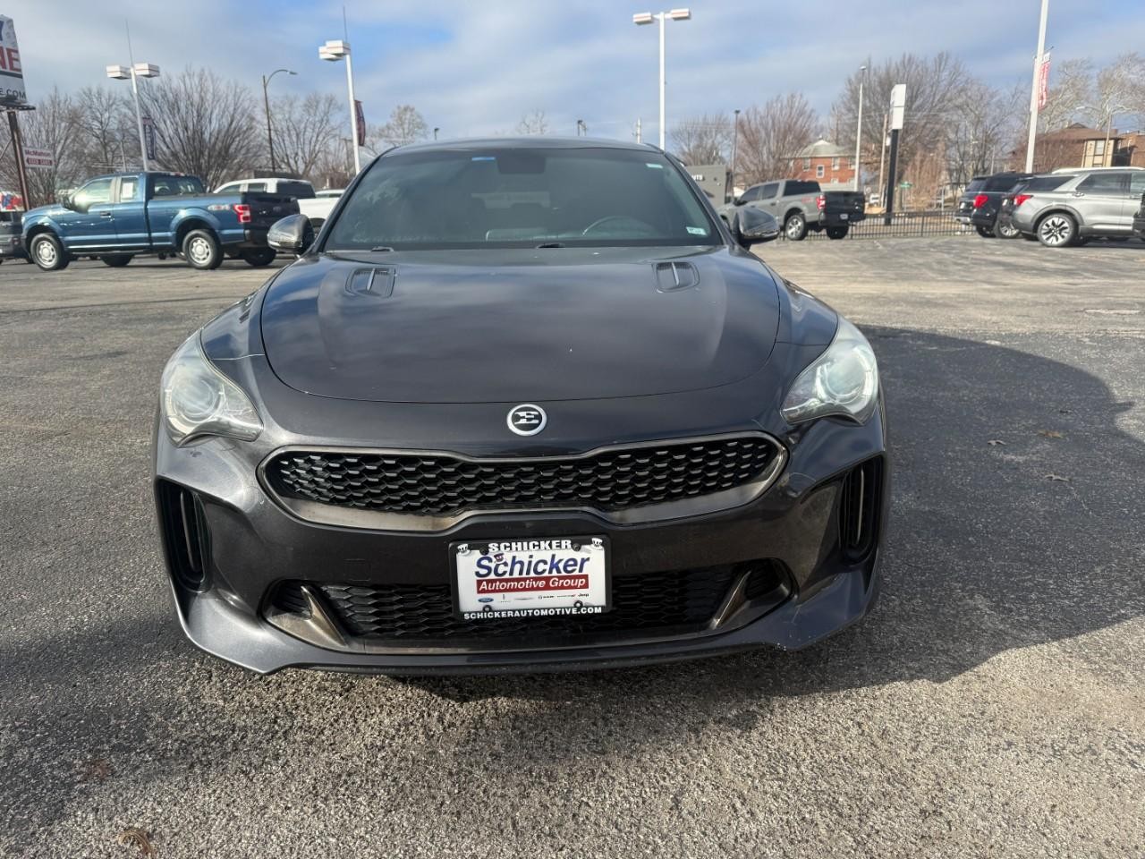 Kia Stinger Vehicle Full-screen Gallery Image 09