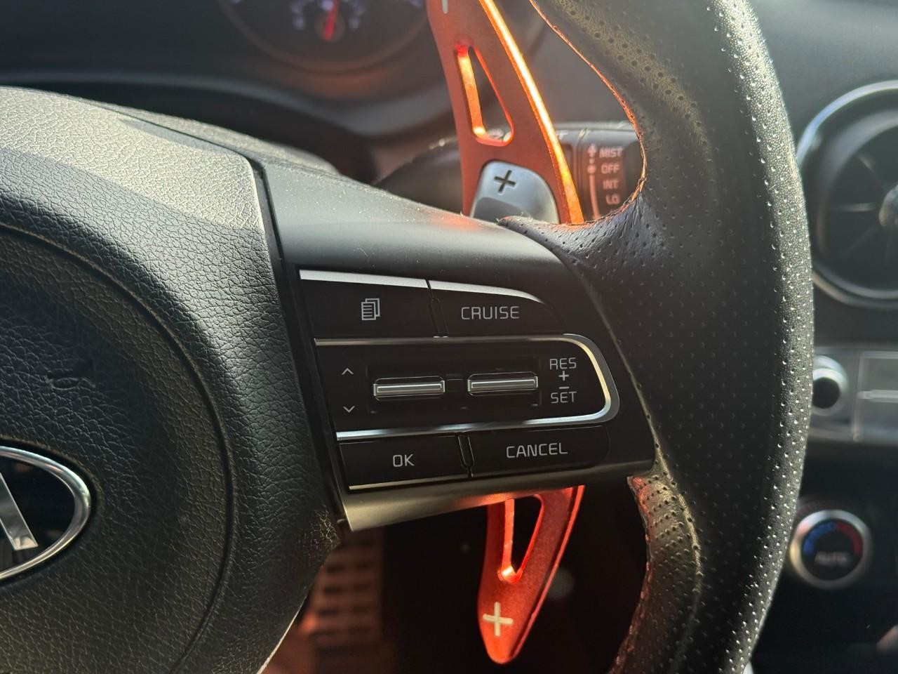 Kia Stinger Vehicle Full-screen Gallery Image 18