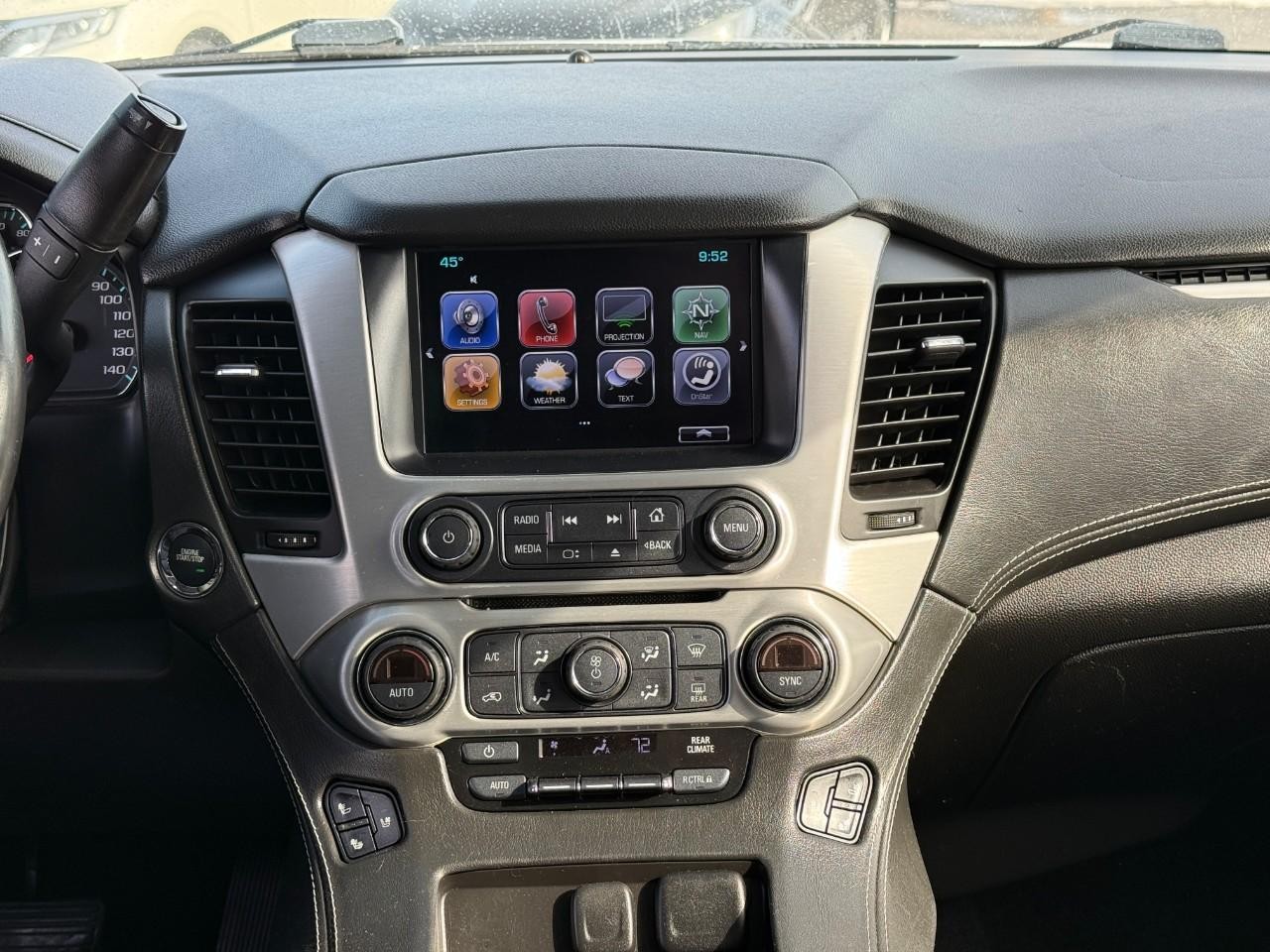 GMC Yukon Vehicle Full-screen Gallery Image 13