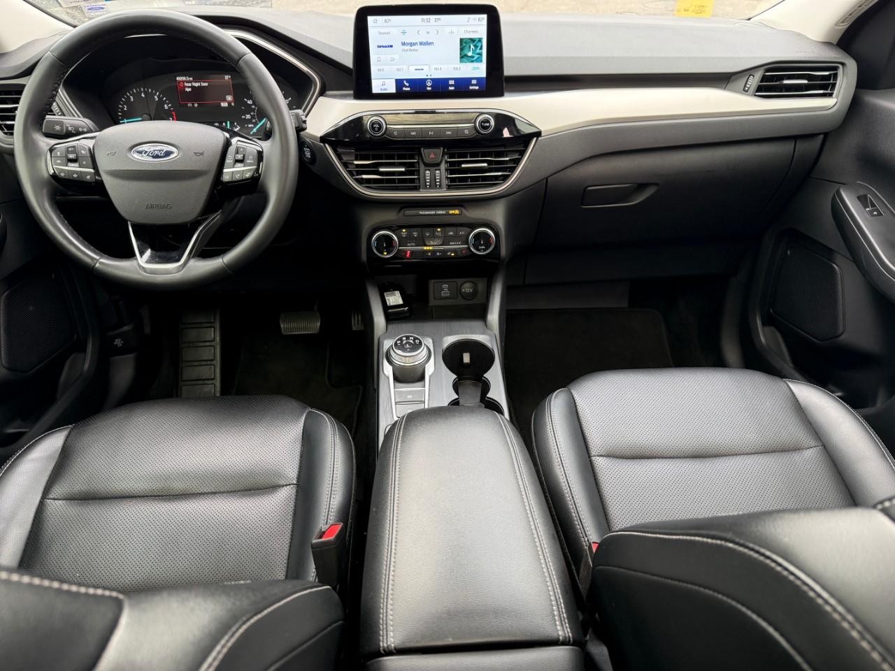 Ford Escape Vehicle Full-screen Gallery Image 12