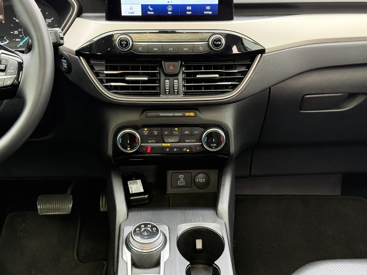 Ford Escape Vehicle Full-screen Gallery Image 15