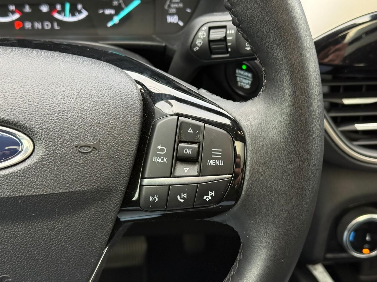 Ford Escape Vehicle Full-screen Gallery Image 22