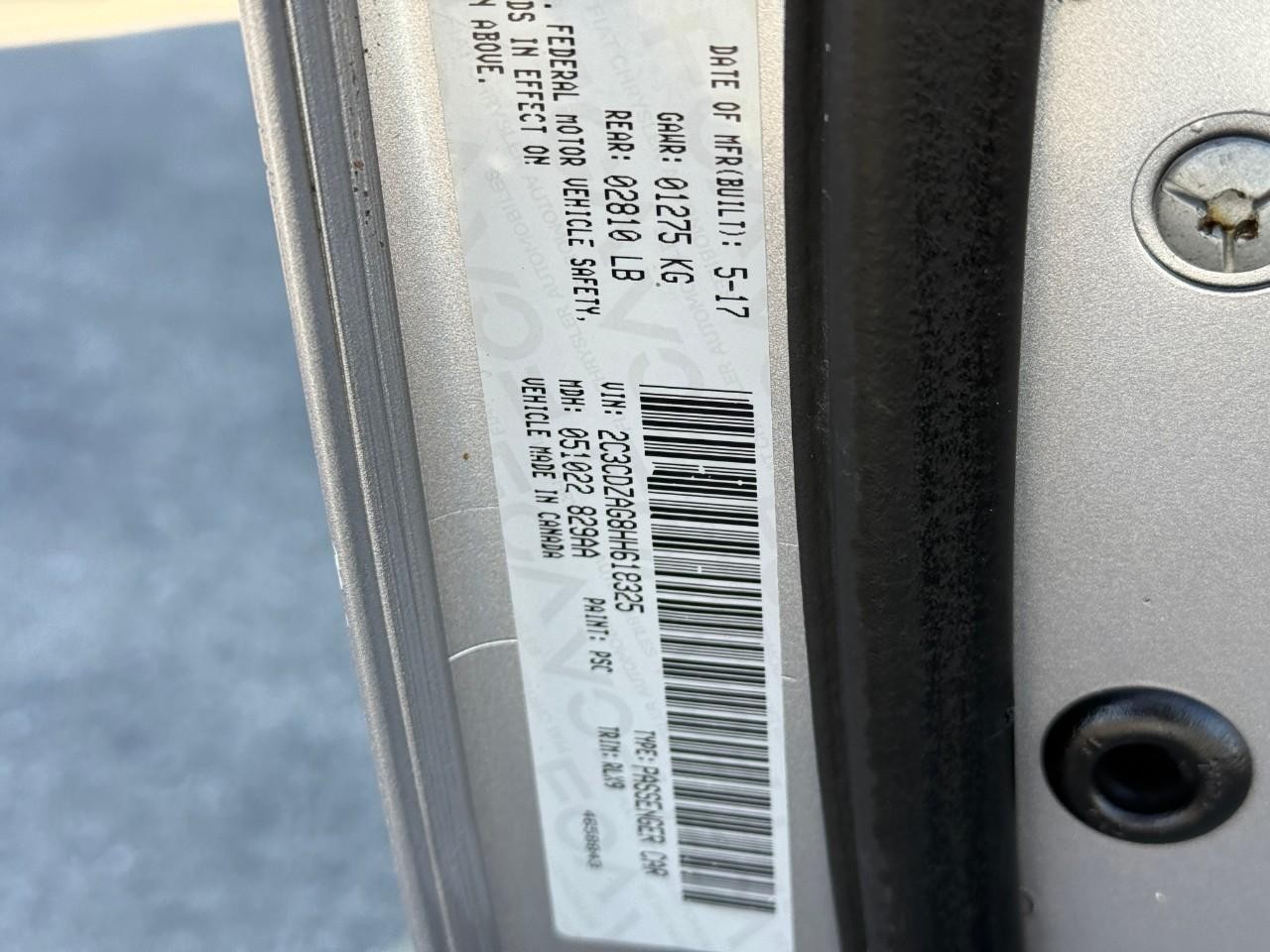 Dodge Challenger Vehicle Full-screen Gallery Image 20