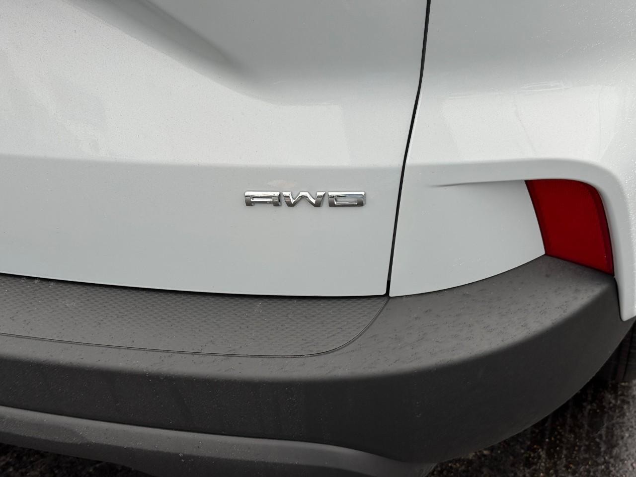 Ford Escape Vehicle Full-screen Gallery Image 04