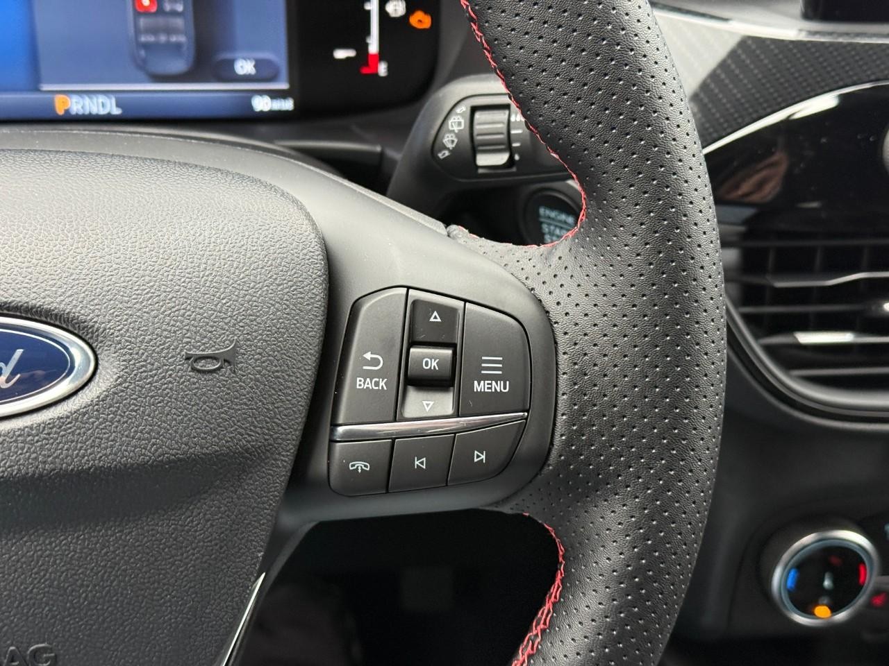 Ford Escape Vehicle Full-screen Gallery Image 15