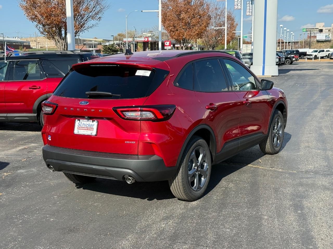 Ford Escape Vehicle Full-screen Gallery Image 03