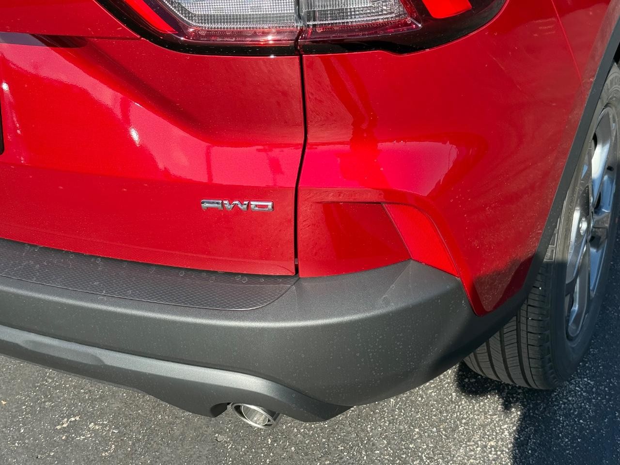 Ford Escape Vehicle Full-screen Gallery Image 04