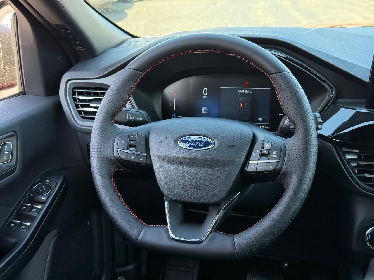 Ford Escape Vehicle Full-screen Gallery Image 08