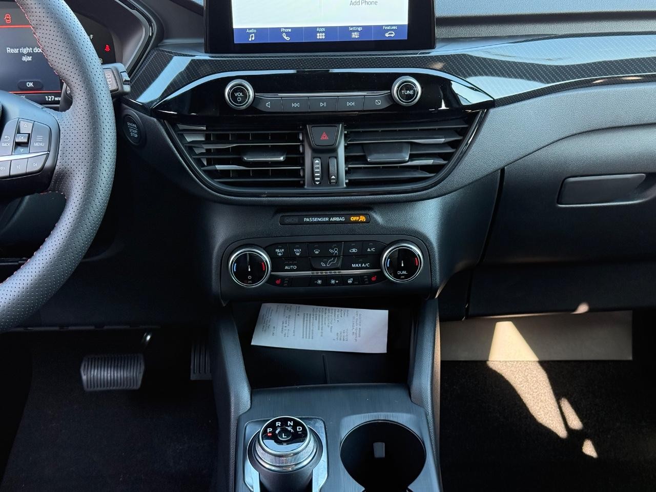 Ford Escape Vehicle Full-screen Gallery Image 10