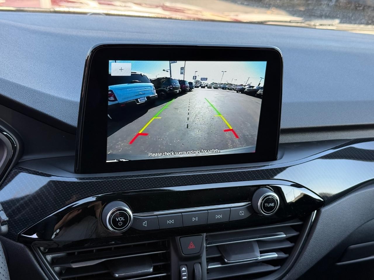 Ford Escape Vehicle Full-screen Gallery Image 20