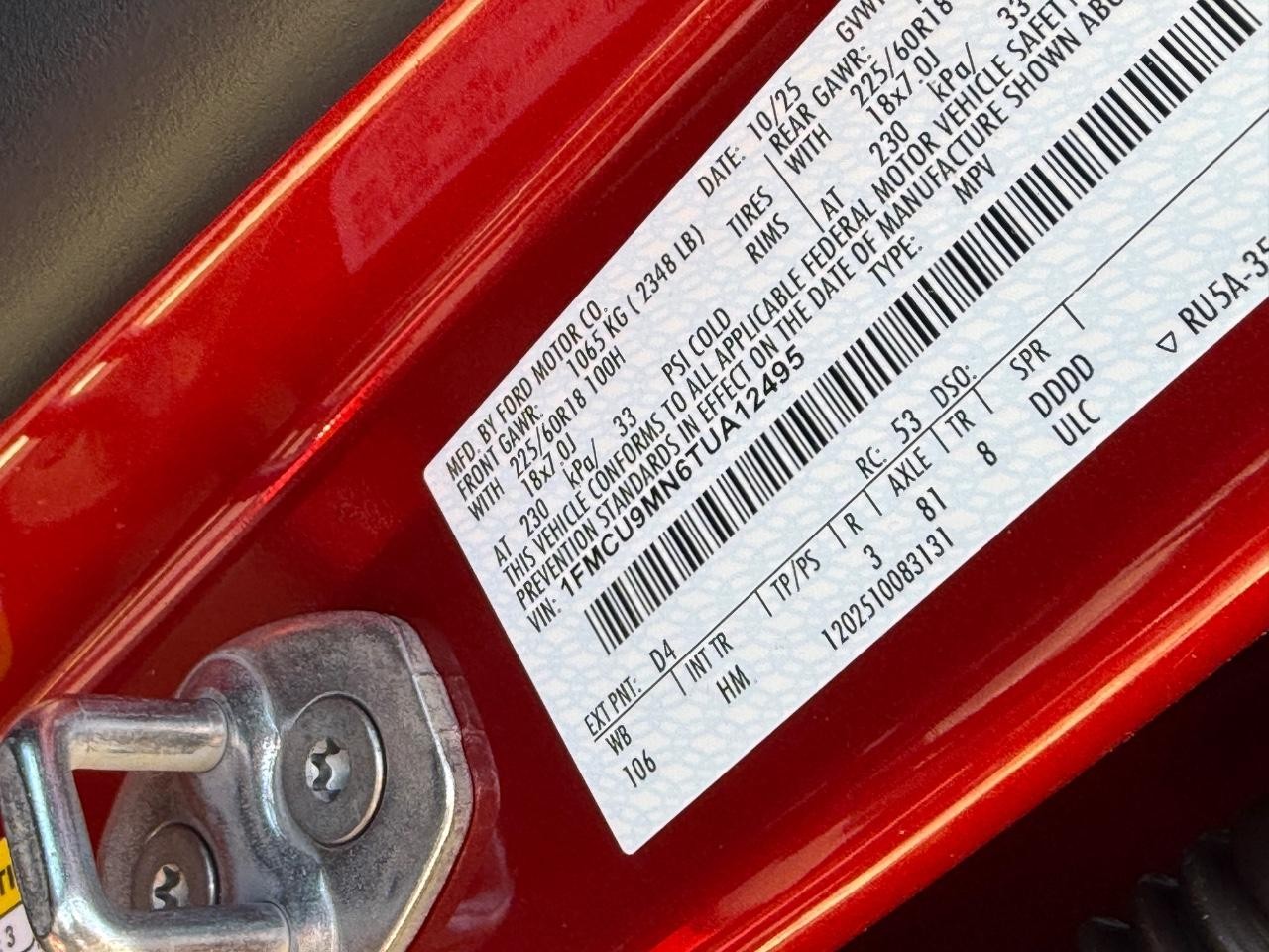 Ford Escape Vehicle Full-screen Gallery Image 21