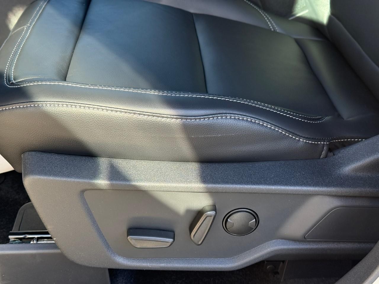 Ford Bronco Vehicle Full-screen Gallery Image 12