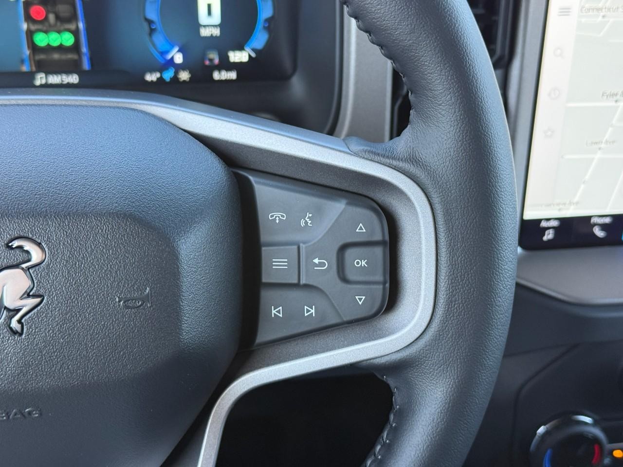 Ford Bronco Vehicle Full-screen Gallery Image 14