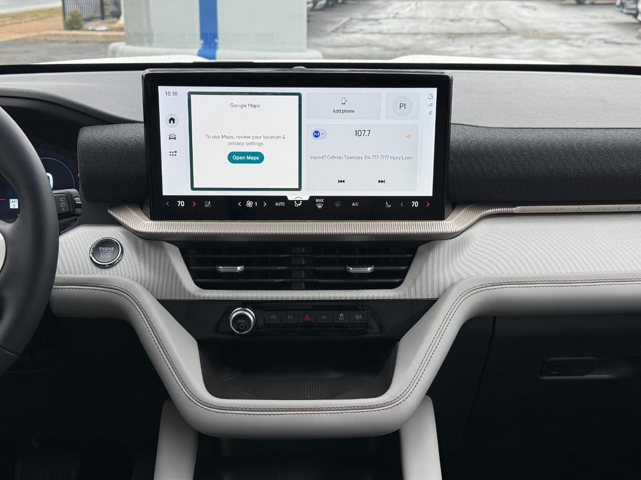 Ford Explorer Vehicle Full-screen Gallery Image 09