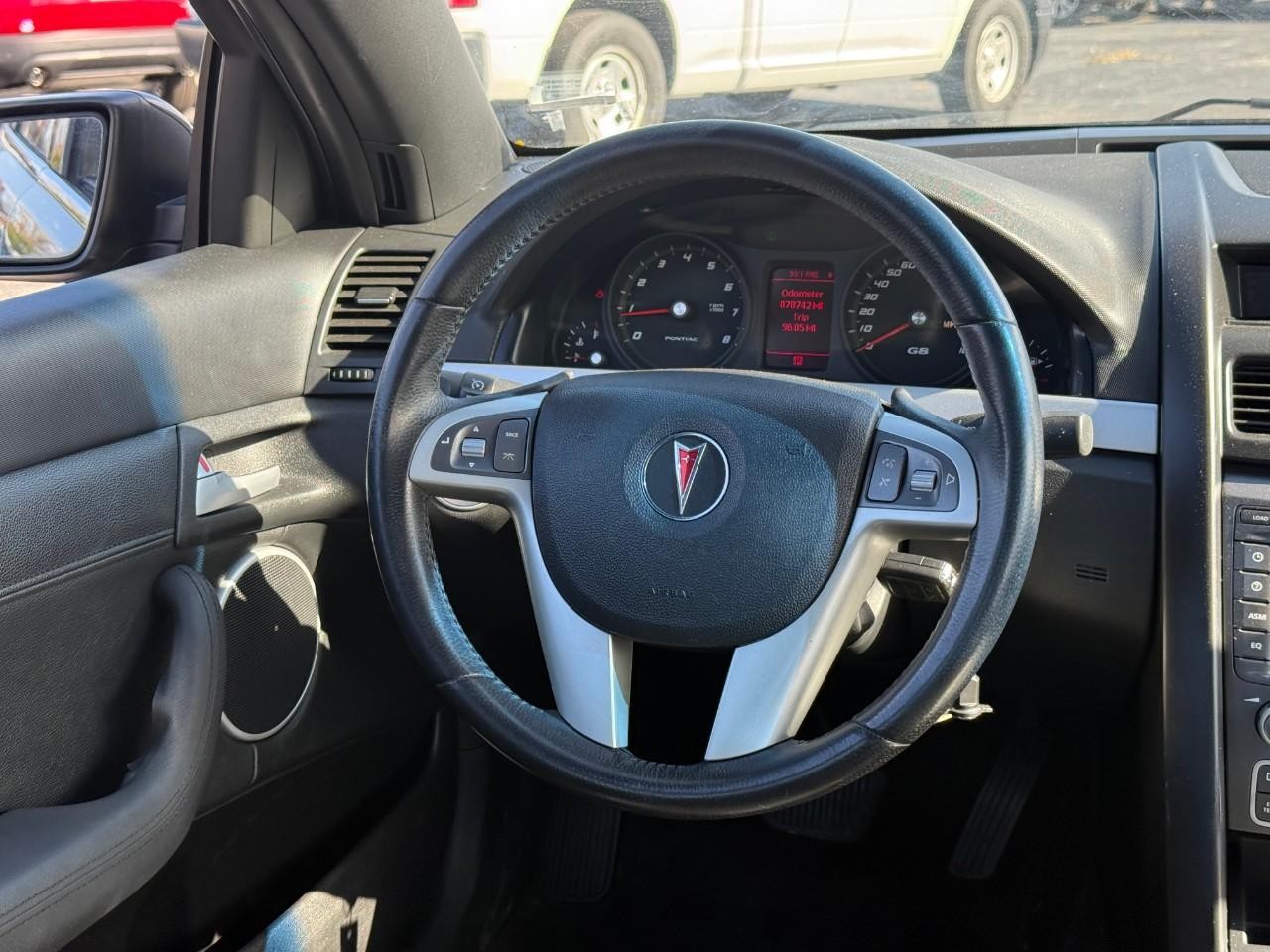 Pontiac G8 Vehicle Full-screen Gallery Image 06