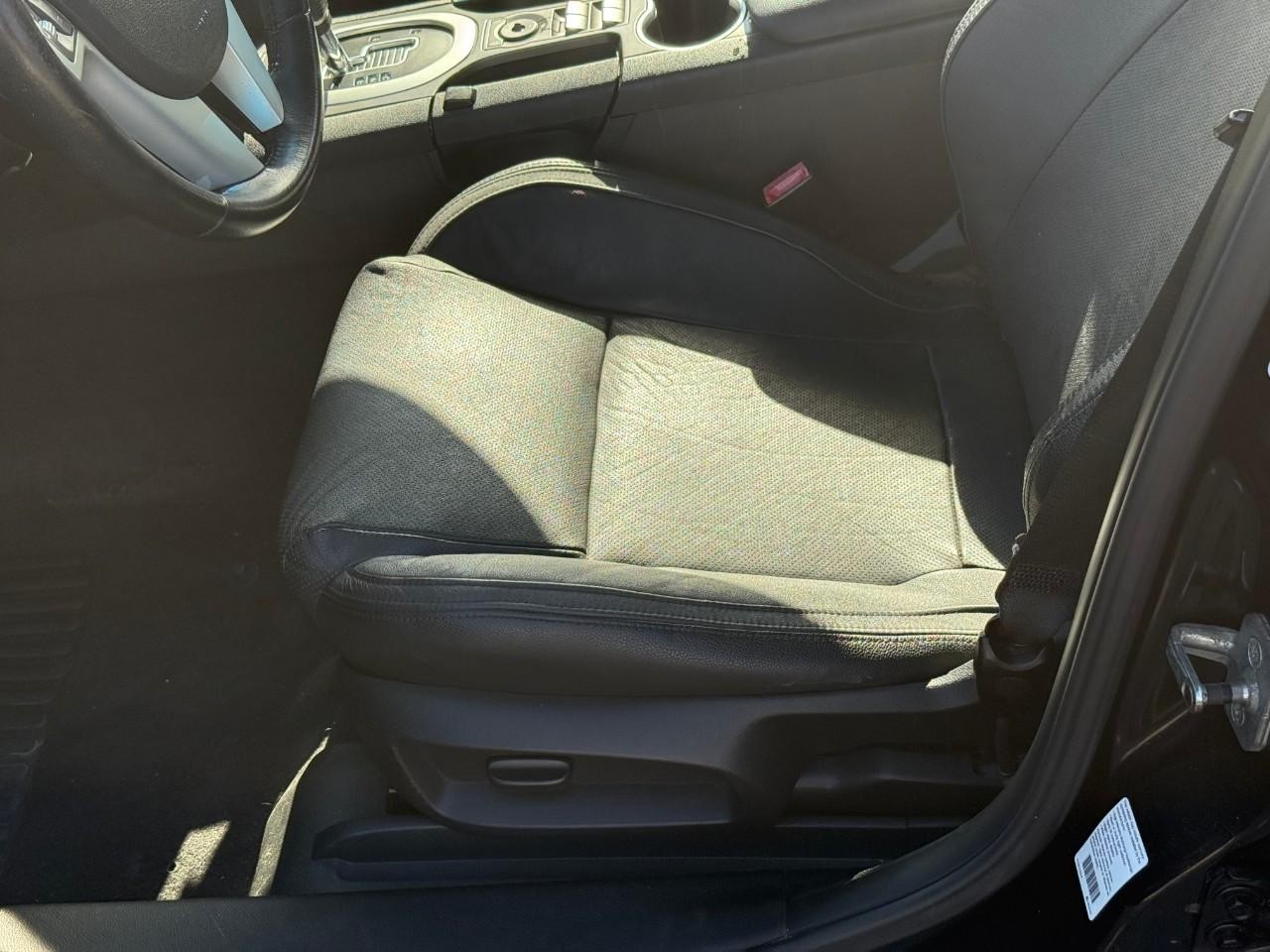 Pontiac G8 Vehicle Full-screen Gallery Image 10