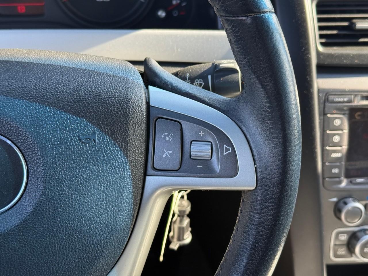 Pontiac G8 Vehicle Full-screen Gallery Image 12