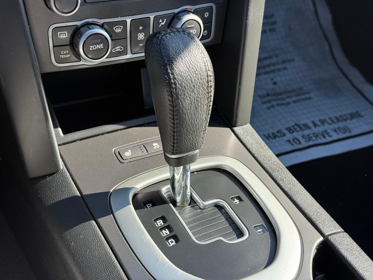 Pontiac G8 Vehicle Full-screen Gallery Image 14