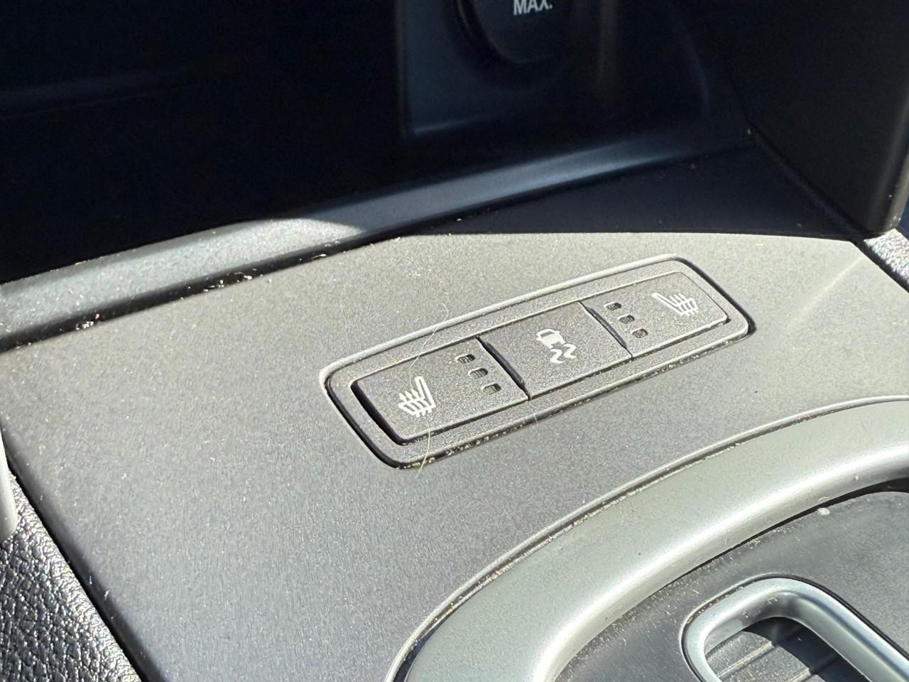 Pontiac G8 Vehicle Full-screen Gallery Image 15