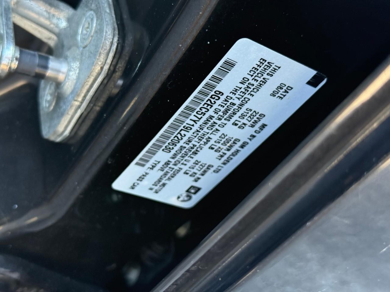 Pontiac G8 Vehicle Full-screen Gallery Image 16