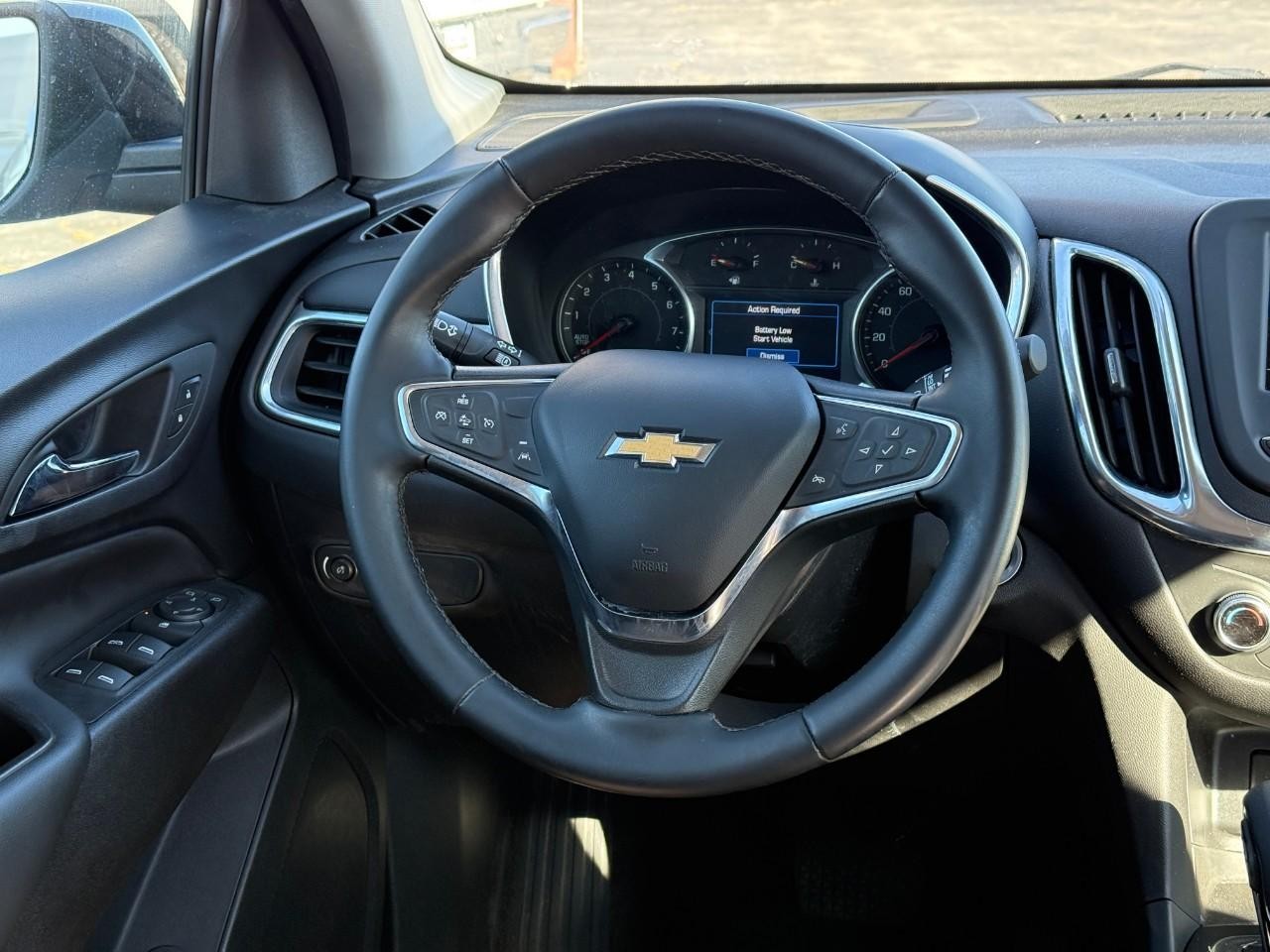 Chevrolet Equinox Vehicle Full-screen Gallery Image 07