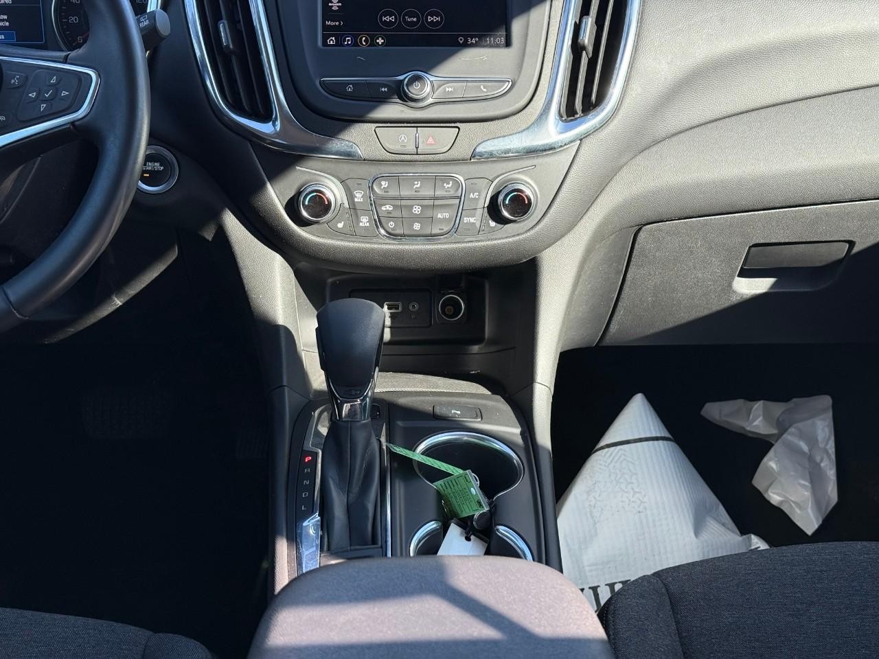 Chevrolet Equinox Vehicle Full-screen Gallery Image 09