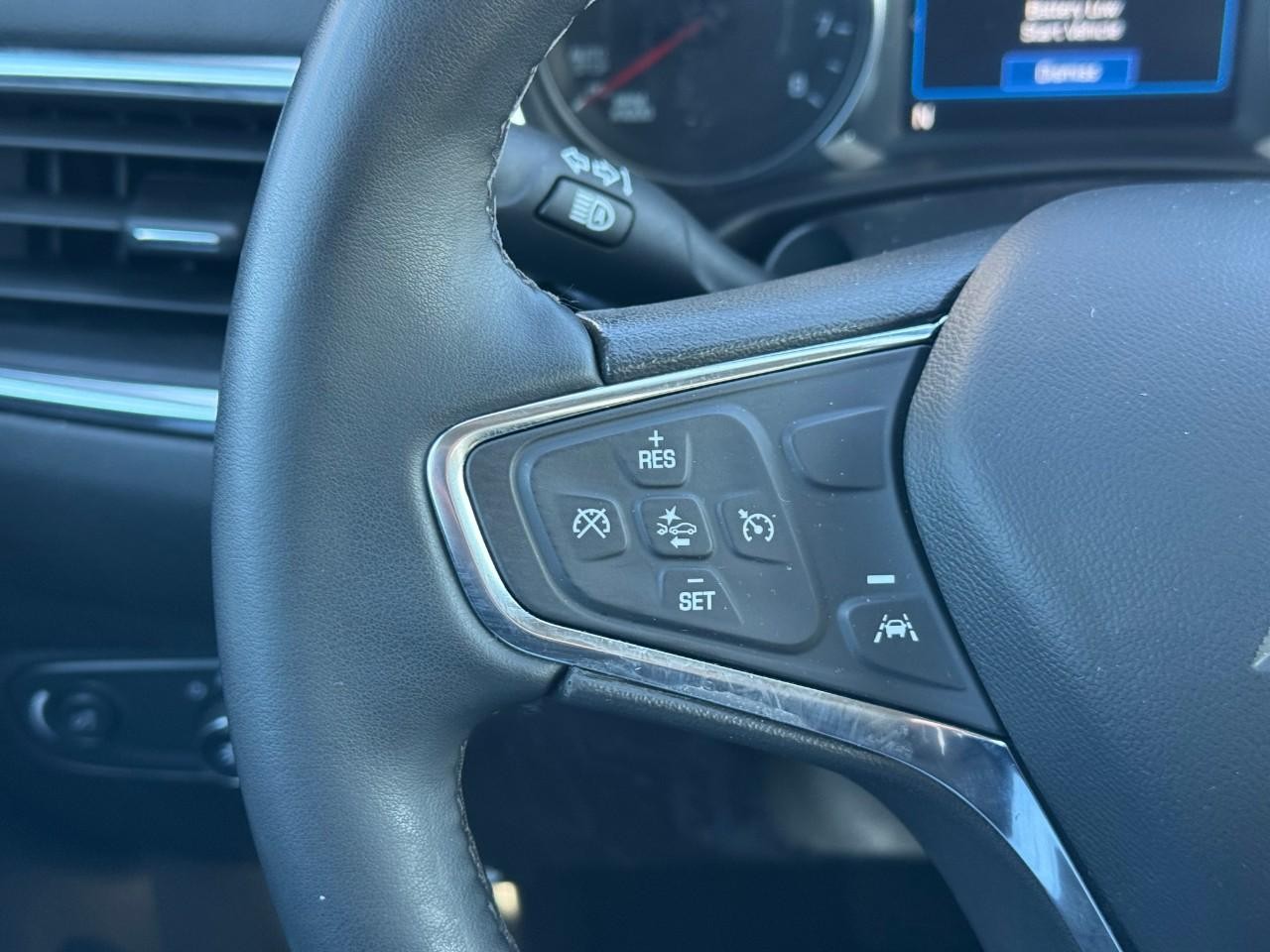 Chevrolet Equinox Vehicle Full-screen Gallery Image 13