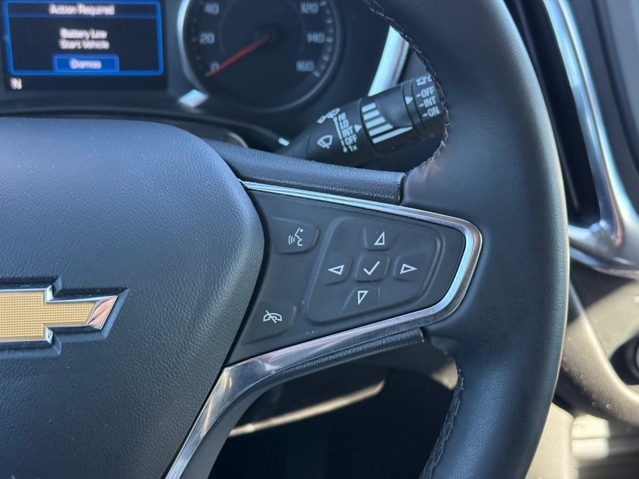 Chevrolet Equinox Vehicle Full-screen Gallery Image 14