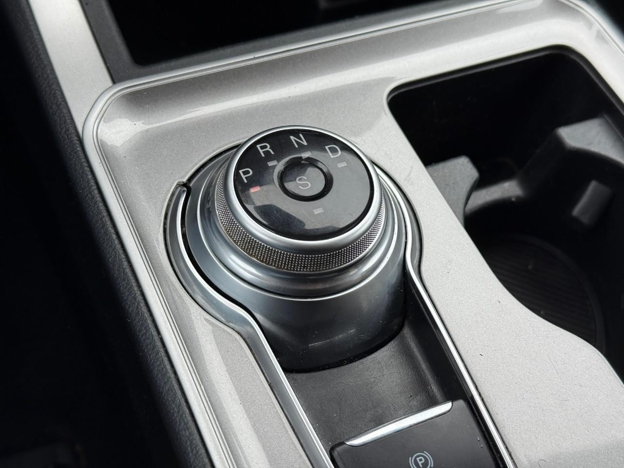 Ford Edge Vehicle Full-screen Gallery Image 22