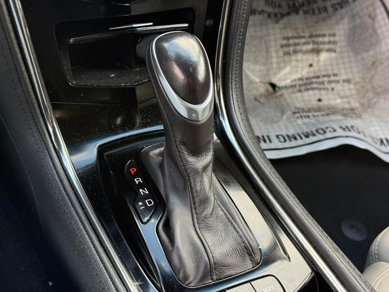 Cadillac ATS Sedan Vehicle Full-screen Gallery Image 18