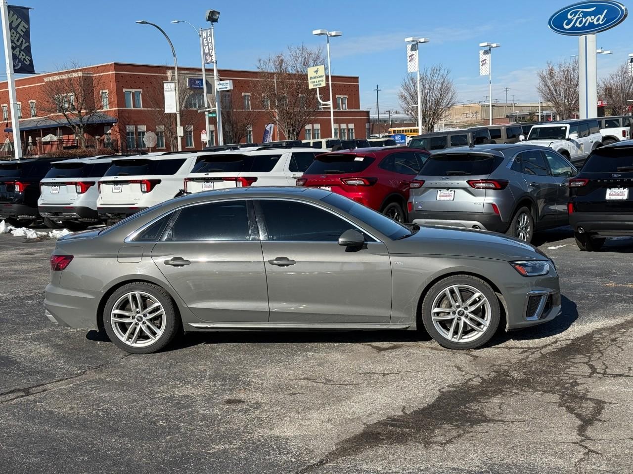 Audi A4 Sedan Vehicle Full-screen Gallery Image 06