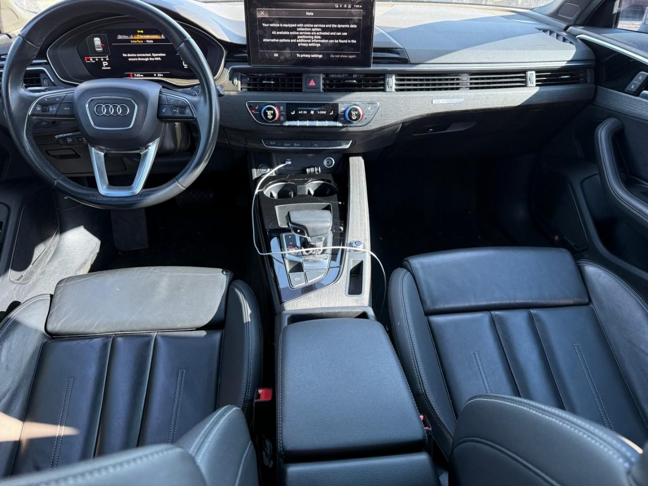 Audi A4 Sedan Vehicle Full-screen Gallery Image 12