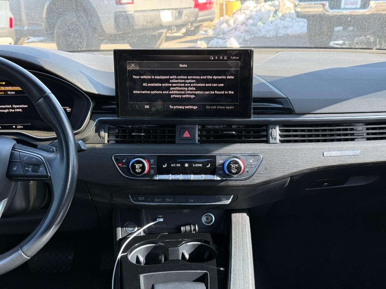 Audi A4 Sedan Vehicle Full-screen Gallery Image 14