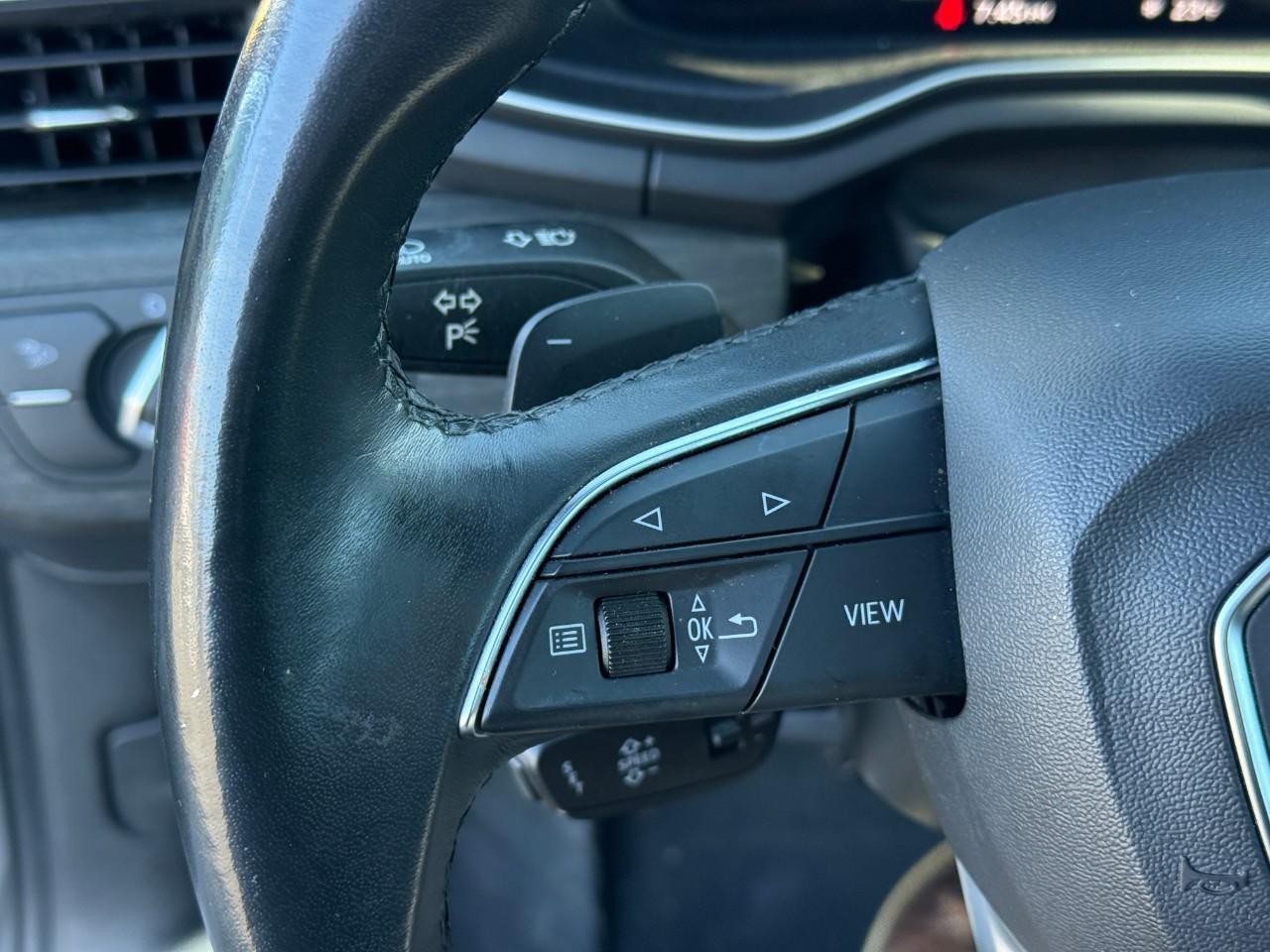 Audi A4 Sedan Vehicle Full-screen Gallery Image 20