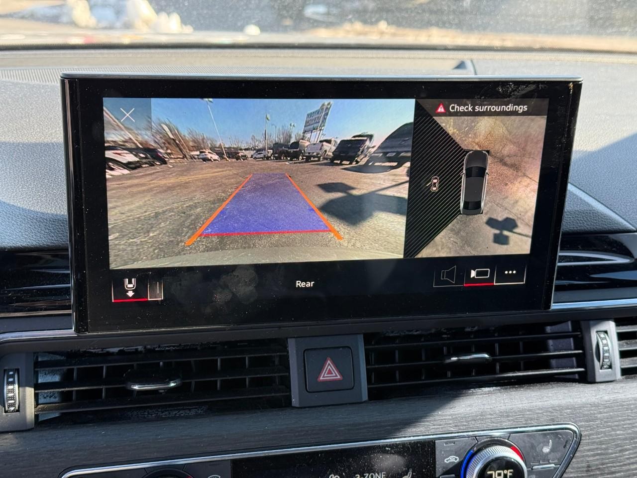 Audi A4 Sedan Vehicle Full-screen Gallery Image 25