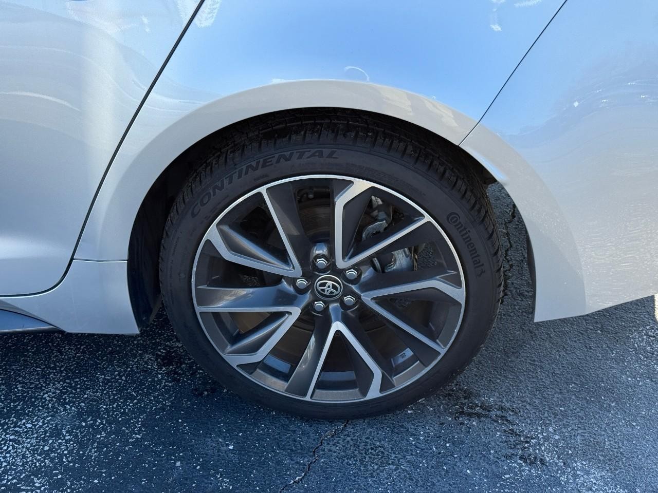 Toyota Corolla Vehicle Full-screen Gallery Image 08