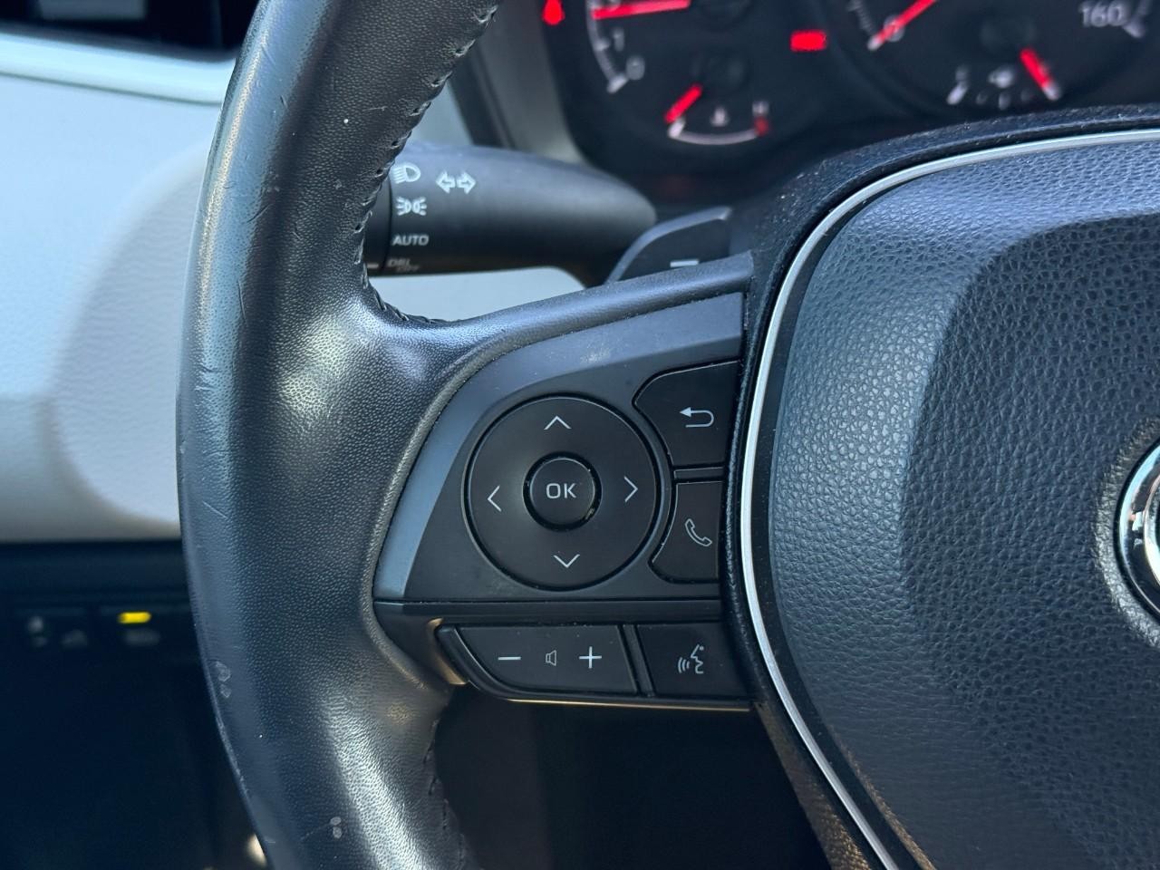 Toyota Corolla Vehicle Full-screen Gallery Image 20