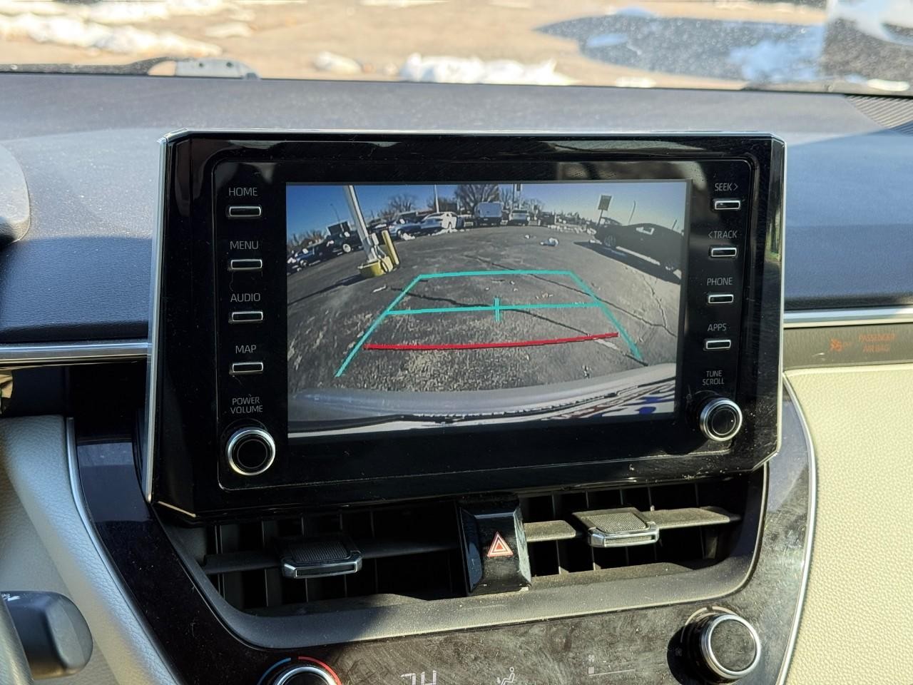 Toyota Corolla Vehicle Full-screen Gallery Image 22