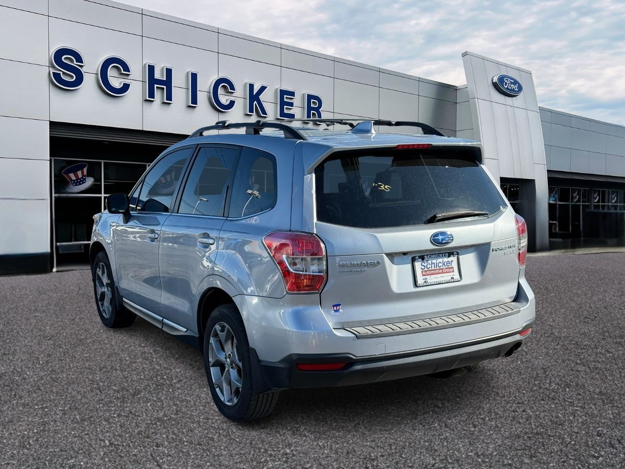 Subaru Forester Vehicle Full-screen Gallery Image 03