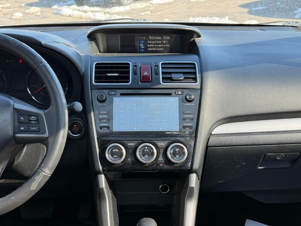 Subaru Forester Vehicle Full-screen Gallery Image 13