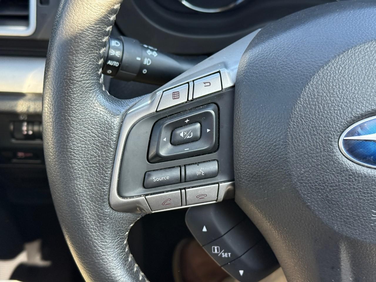 Subaru Forester Vehicle Full-screen Gallery Image 21