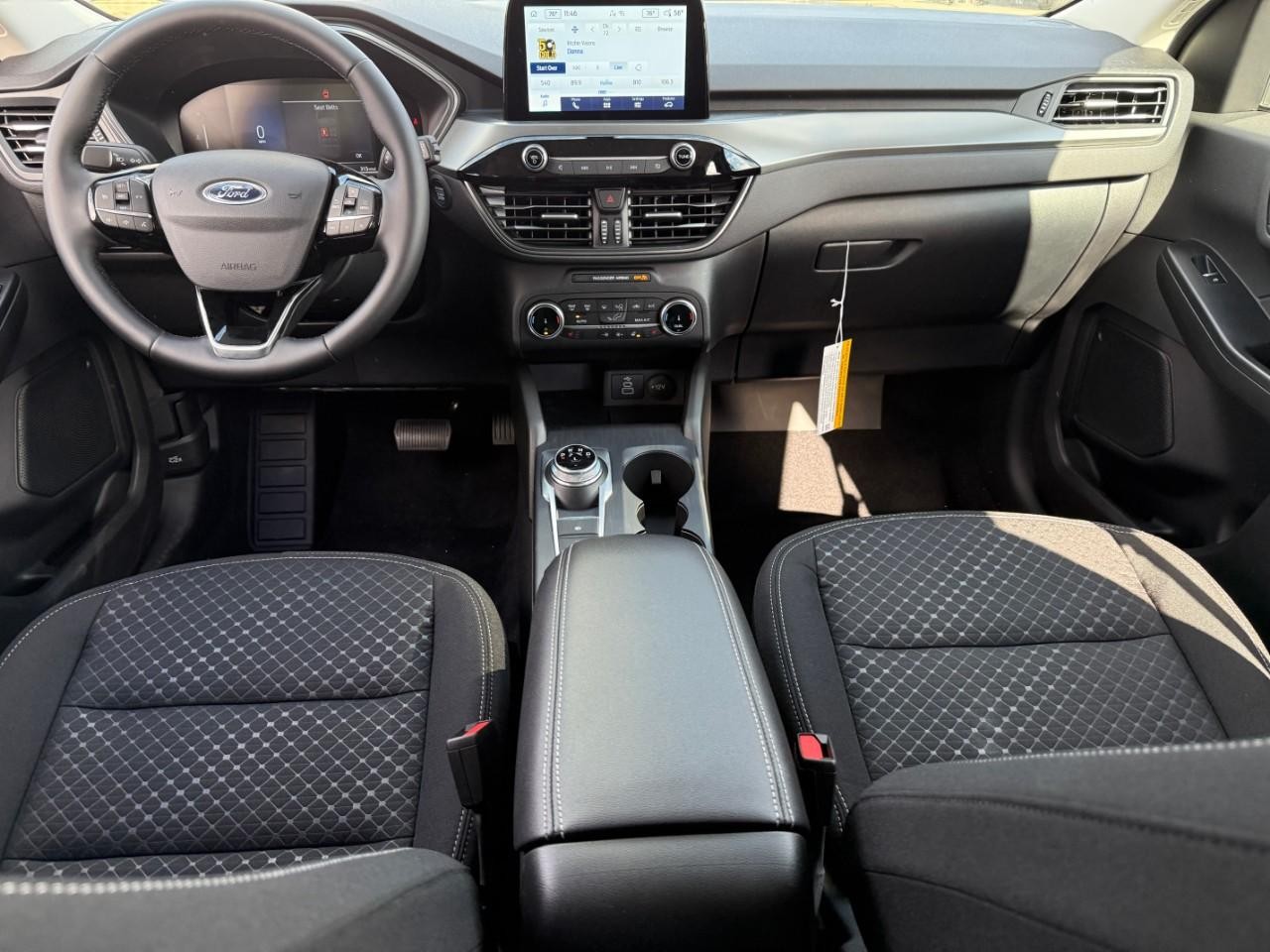 Ford Escape Vehicle Full-screen Gallery Image 07