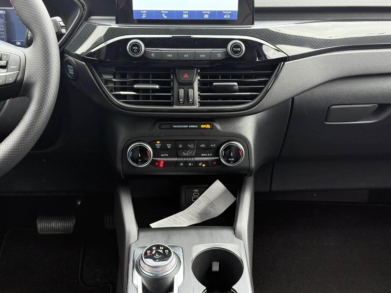 Ford Escape Vehicle Full-screen Gallery Image 10