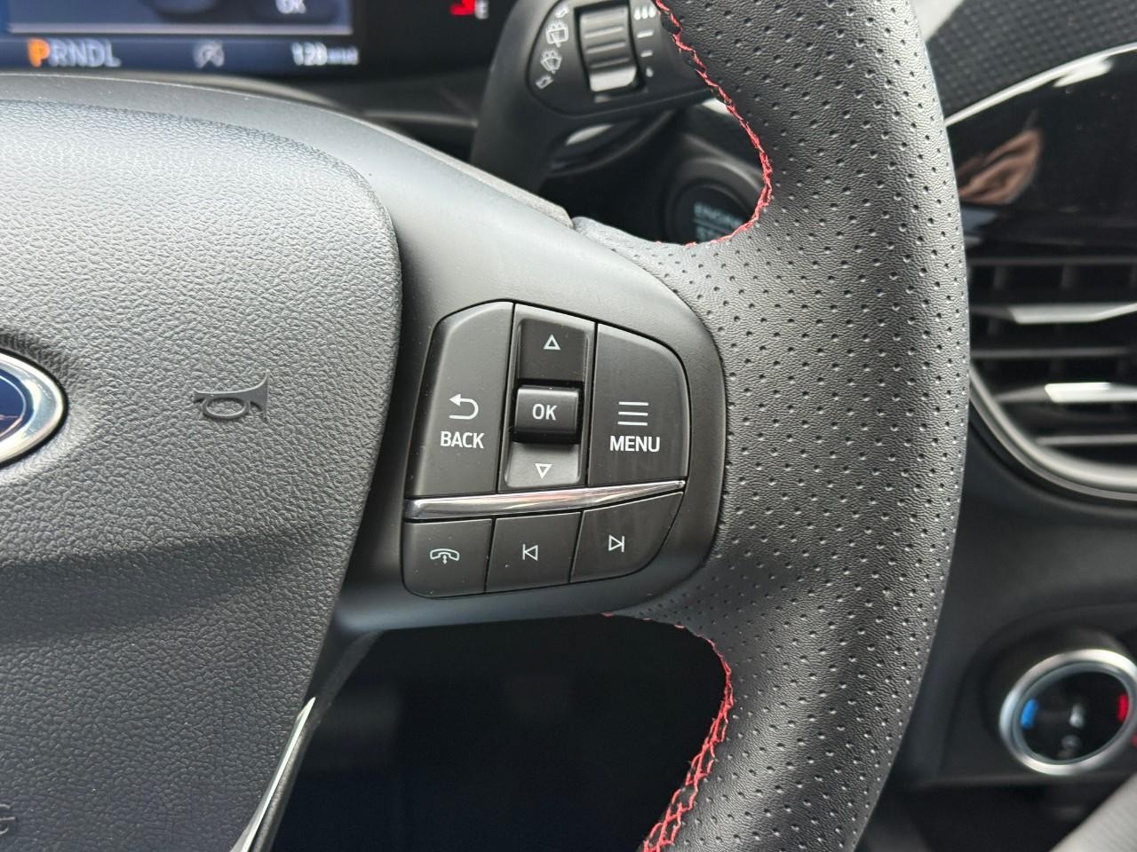 Ford Escape Vehicle Full-screen Gallery Image 15