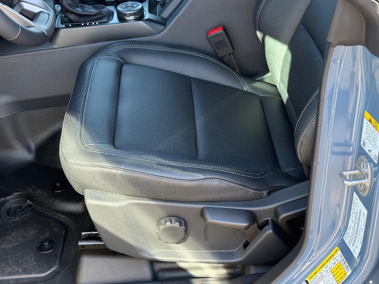 Ford Bronco Vehicle Full-screen Gallery Image 07