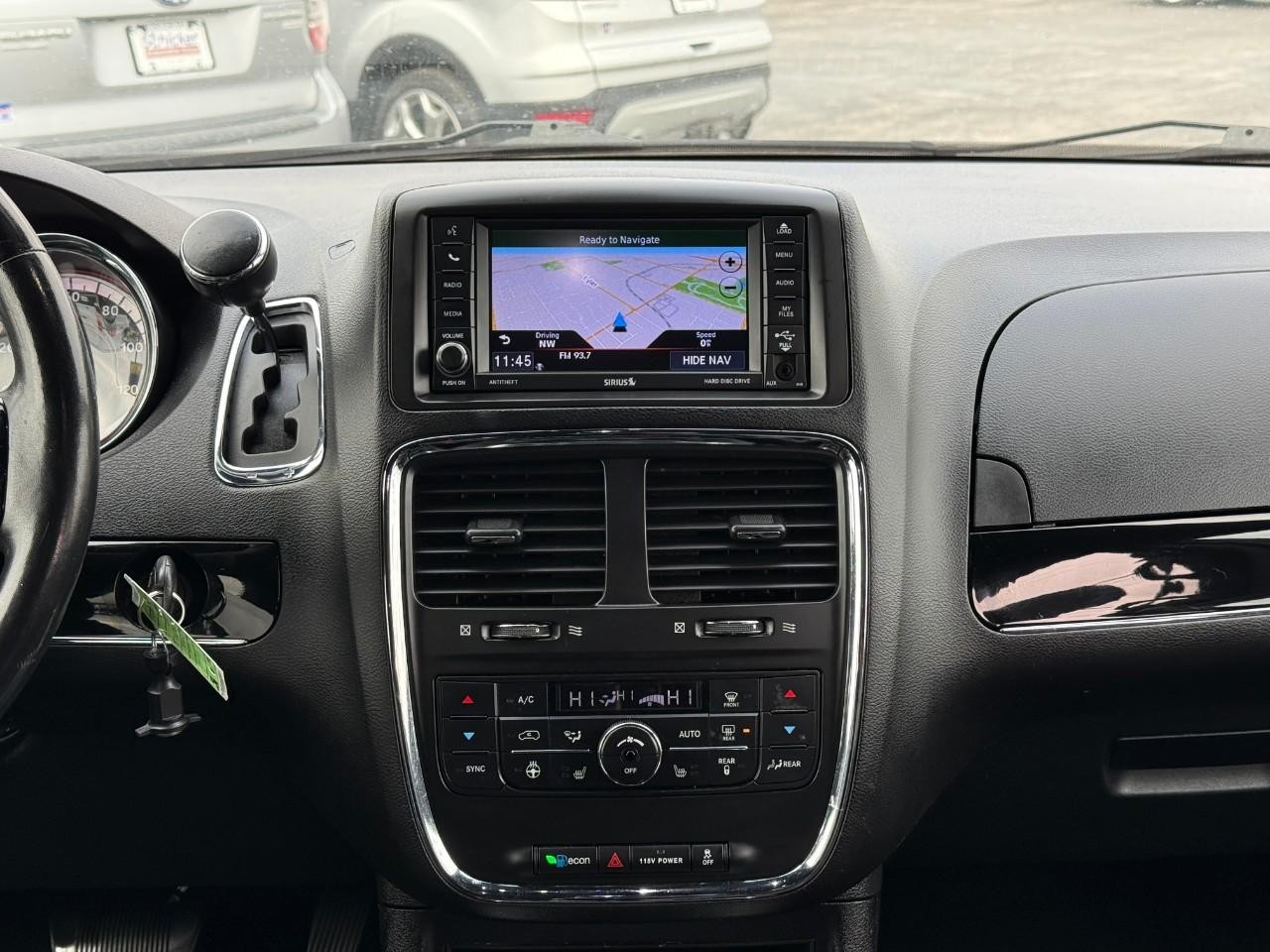 Dodge Grand Caravan Vehicle Full-screen Gallery Image 13