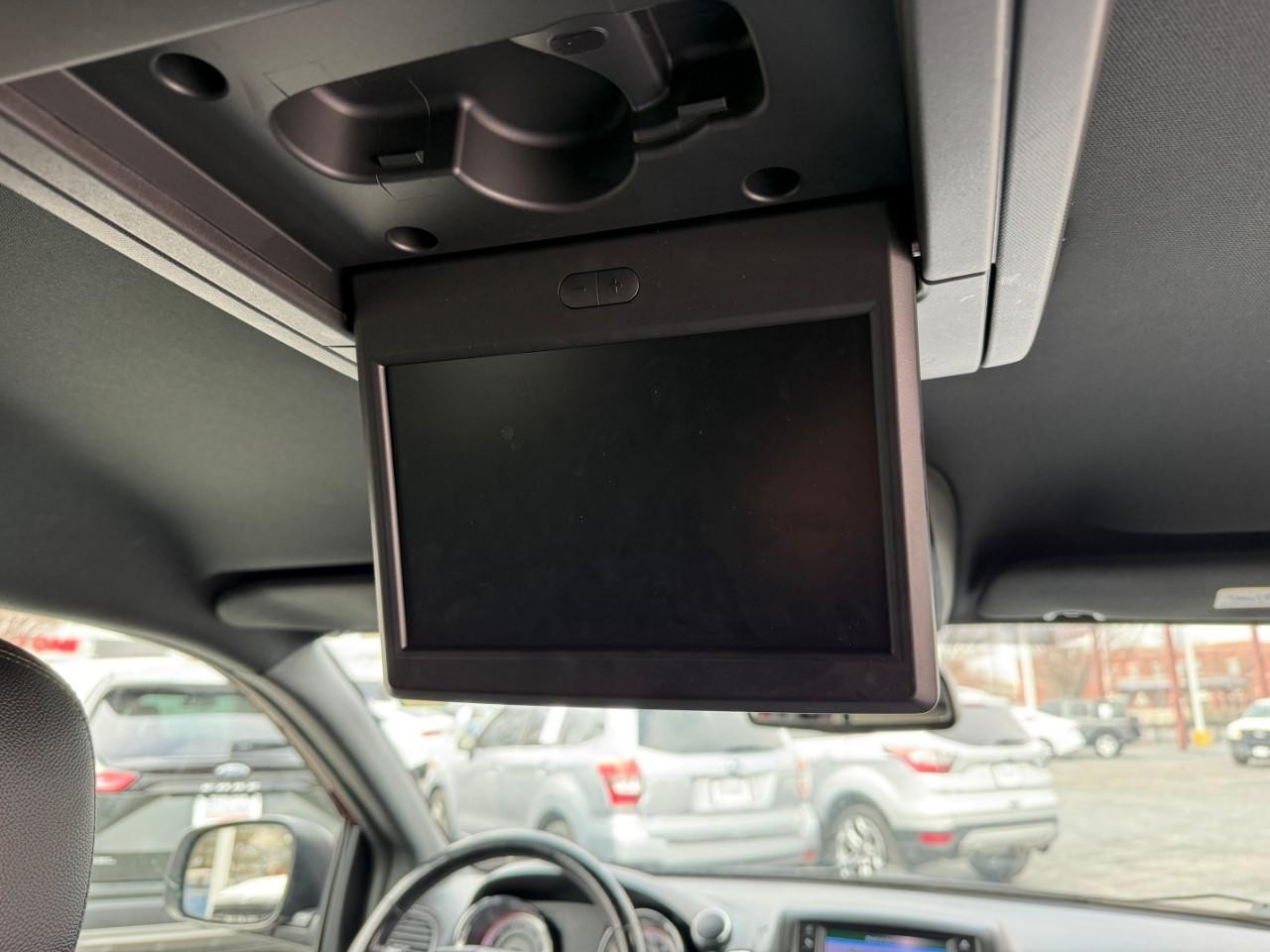 Dodge Grand Caravan Vehicle Full-screen Gallery Image 15